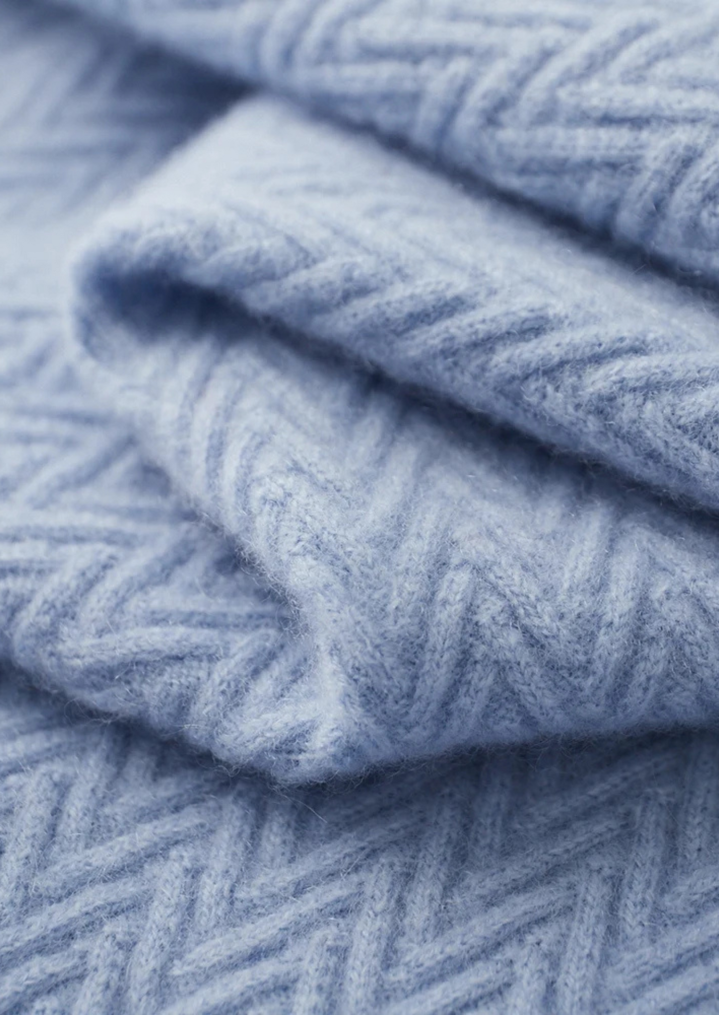 CASHMERE ZIGZAG BUTTON SWEATER