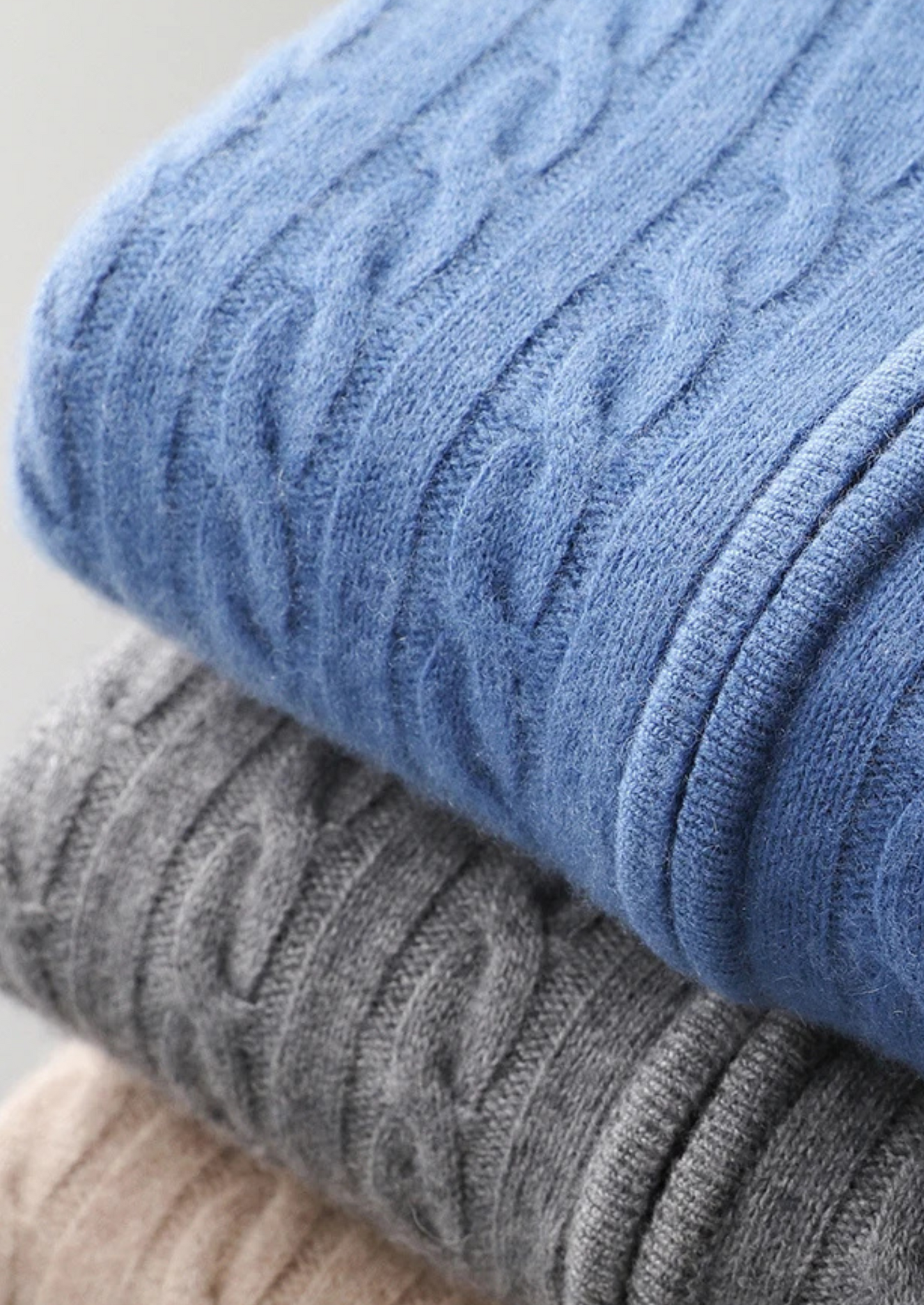 CASHMERE CABLE KNIT ZIPPER HOODIE