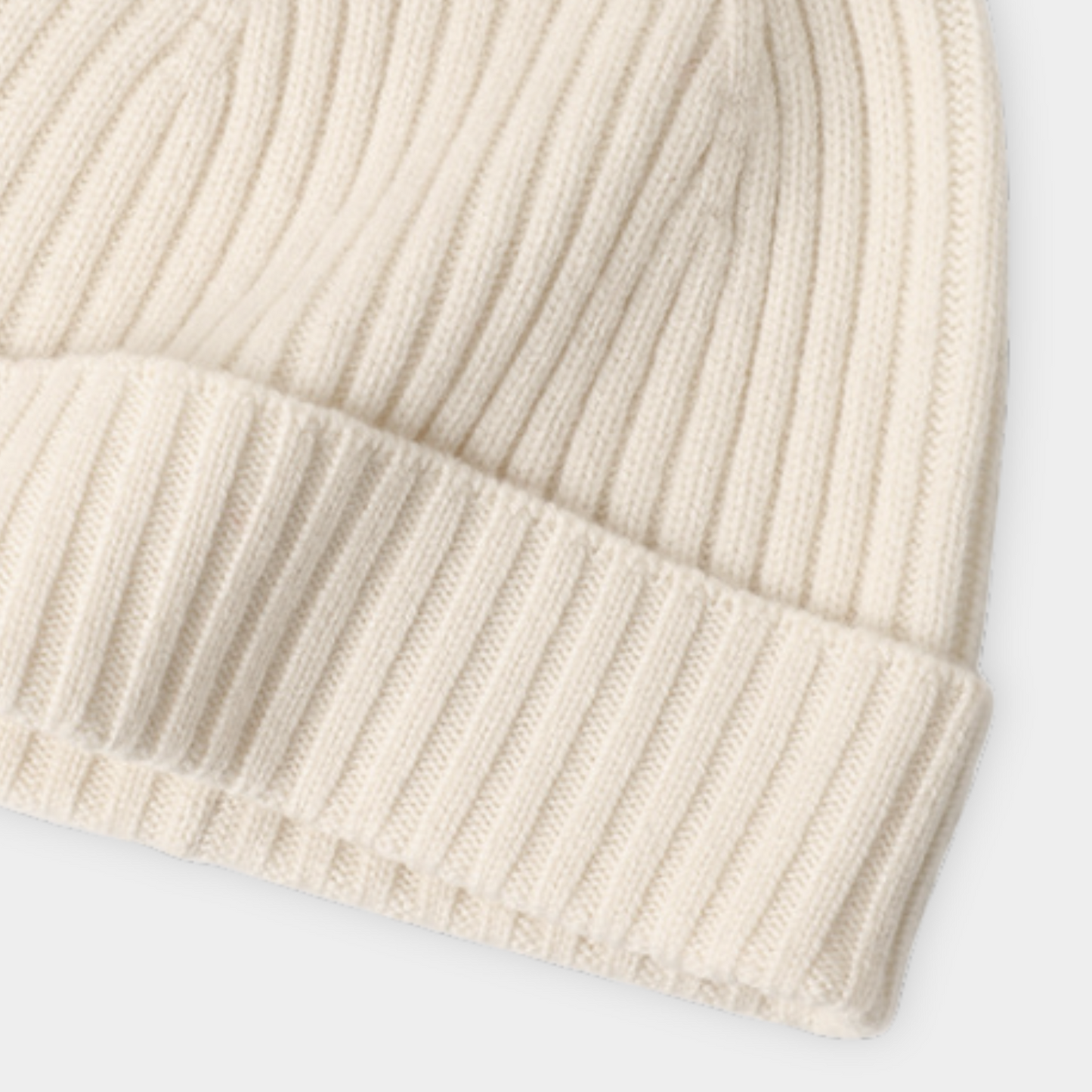CASHMERE WINTERTIME ESSENTIALS
