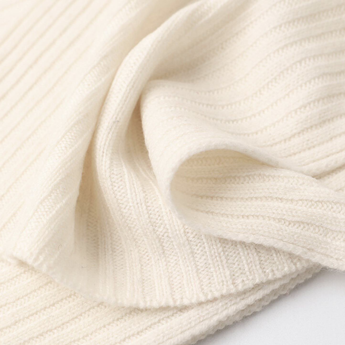 CASHMERE WINTERTIME ESSENTIALS