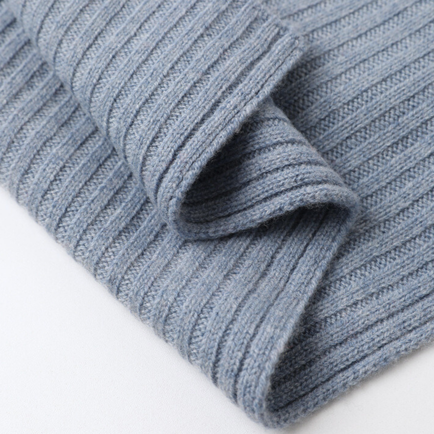 CASHMERE WINTERTIME ESSENTIALS