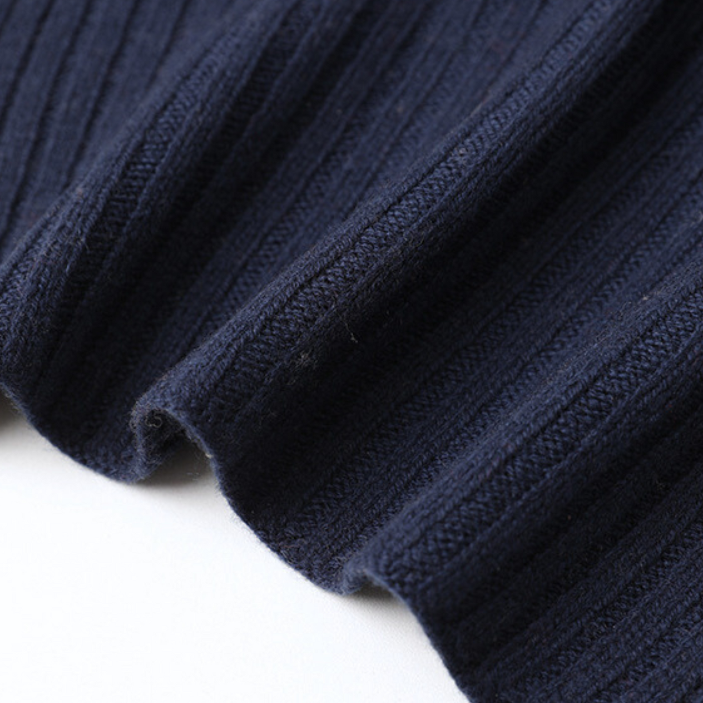 CASHMERE WINTERTIME ESSENTIALS